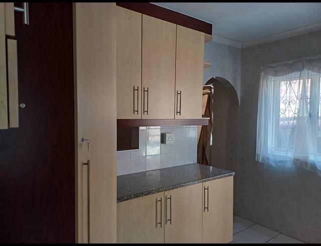 4 BEDROOM HOUSE FOR SALE IN CROSSMOOR